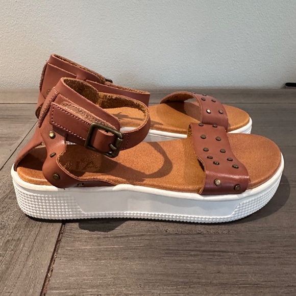 Brand new w/o tags MIA Kids Ashleyy Leather Sandals - Picture 2 of 5